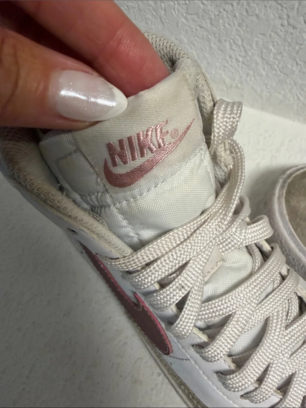 Nike Blazer Mid ’77 Vintage sneakers. Youth 5y Dusty Rose Swoosh